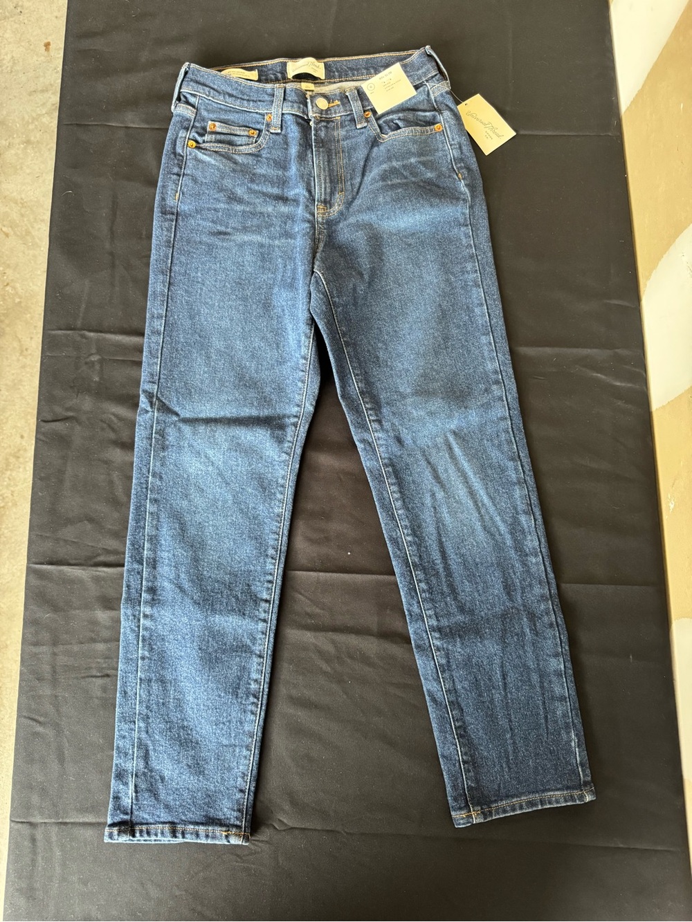Universal Thread Womens 80s Slim Jeans Mid Rise Medium Wash Denim NWT